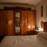  una camera da letto d�epoca,...
